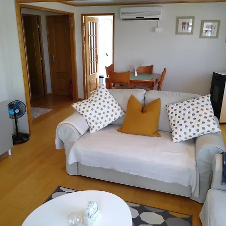 11 Flamingo Park *